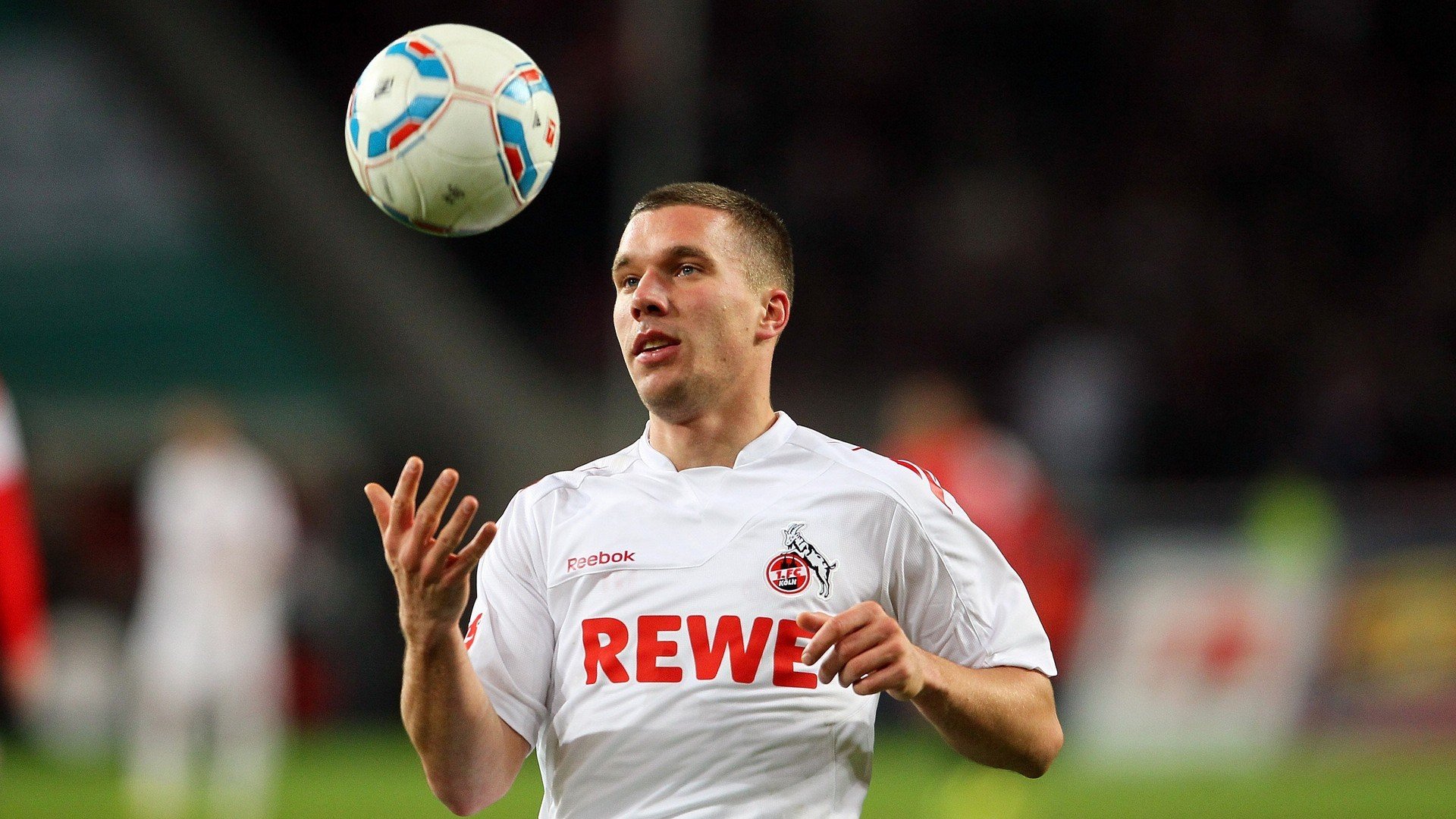 联盟推广足球入学校项目培养校园足球氛围，校园足球如何进行推广